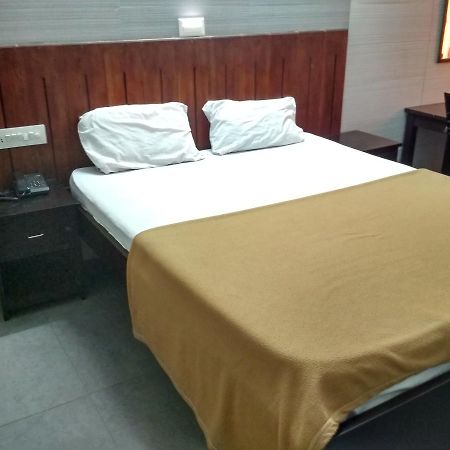 International Tourist Home โคชิโคด ภายนอก รูปภาพ